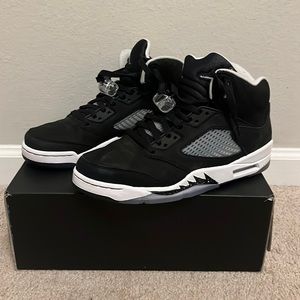 Jordan 5. Blk/wht. Sz.10. Like New!